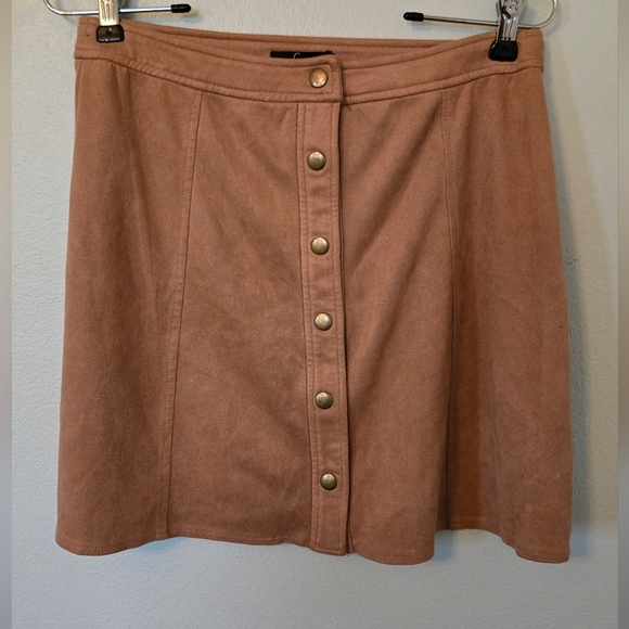 Soprano Tan Suede Mini Skirt Size Medium - Picture 1 of 5